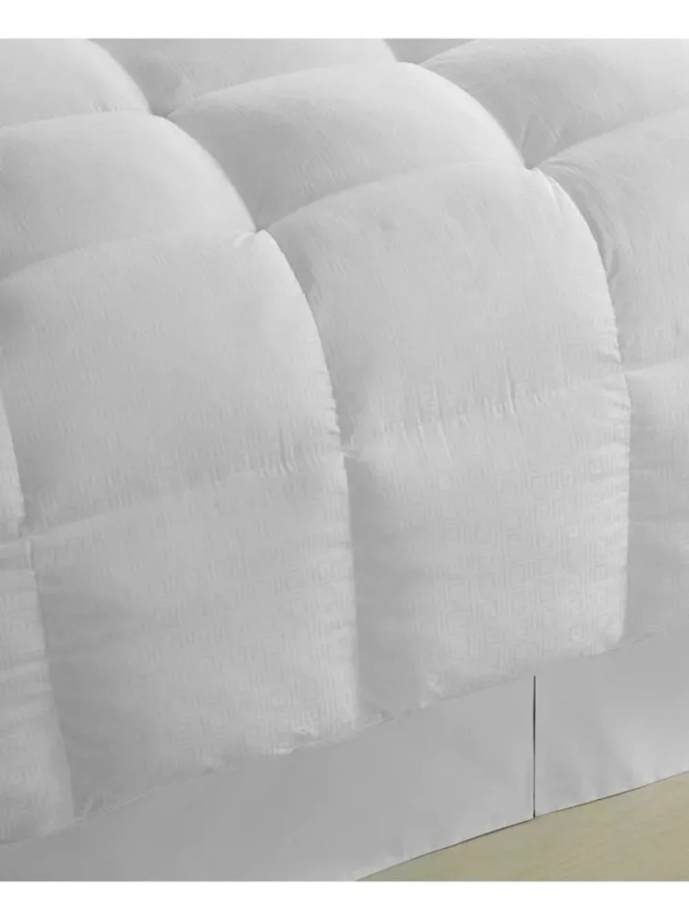Hotel Collection Luxe Down Alternative Hypoallergenic Comforter – Full/Queen